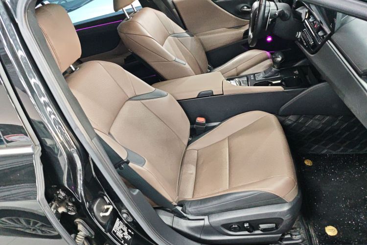 雷克萨斯ES 2023款 200 卓越版局部细节41