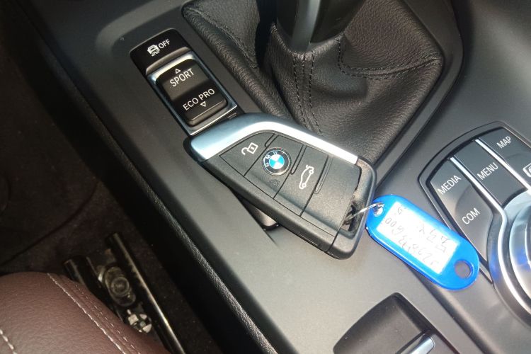 宝马X1 2022款 sDrive25Li 领先型中控内饰11