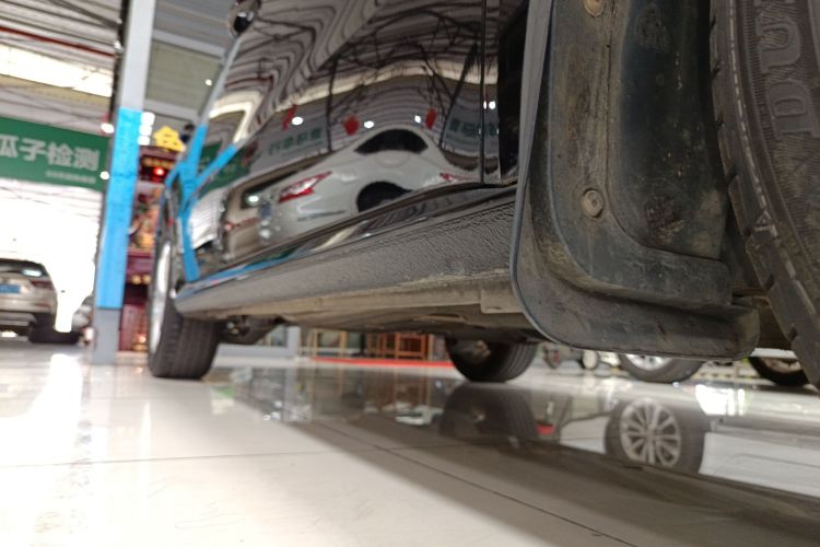 大众 朗逸 2015款 1.6L 自动舒适版机舱底盘29