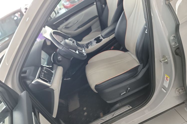 比亚迪 宋PLUS新能源 2023款 冠军版 EV 605KM 旗舰PLUS中控内饰19