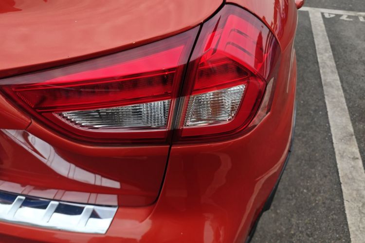 吉利汽车 远景X3 2017款 1.5L 自动精英型车身外观9