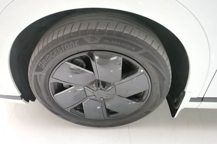 小鹏X9 2024款 640四驱高性能Max车身外观6007