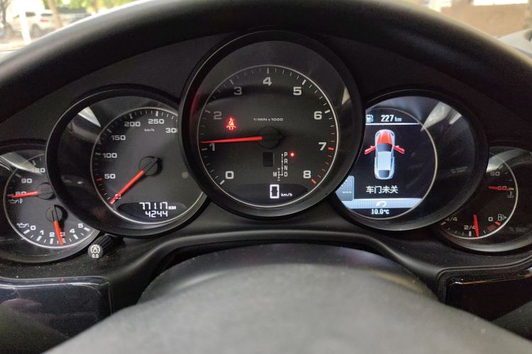 保时捷 2016款 Panamera 4 Edition 3.0T中控内饰14