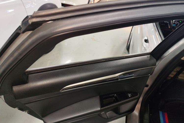 福特 蒙迪欧 2013款 2.0L GTDi200时尚型中控内饰7008