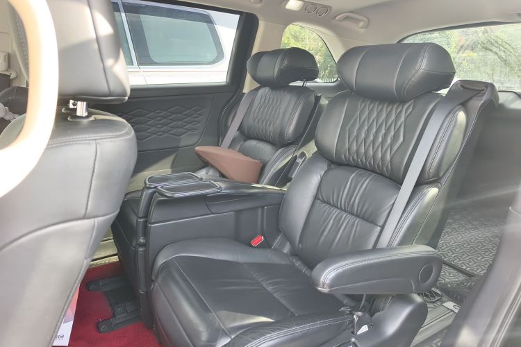 本田 艾力绅 2022款 2.0L e:HEV 豪华版中控内饰7004