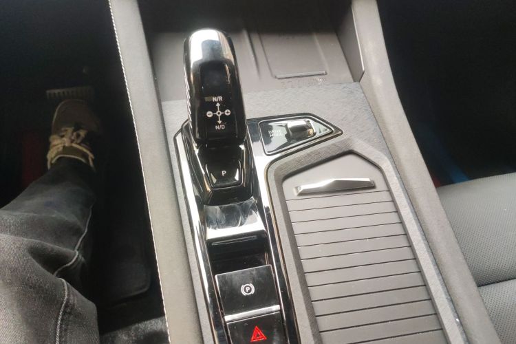 领克03 2025款 1.5TD DCT冠军版Pro中控内饰18