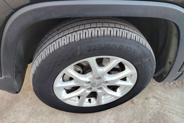 Jeep 自由光(进口) 2014款 2.4L 都市版车身外观6001