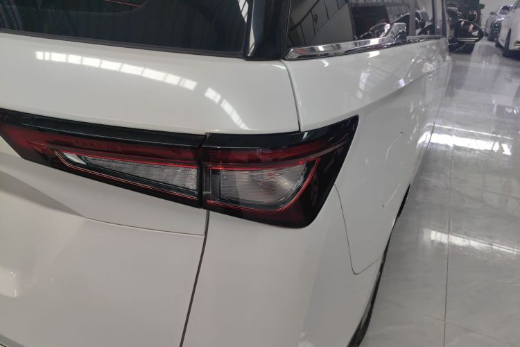 五菱汽车 五菱佳辰 2022款 1.5L 手动畅享舒适型车身外观9