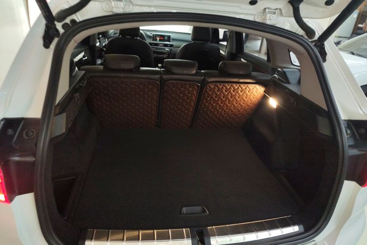 宝马X1 2019款 xDrive20Li 尊享型机舱底盘23