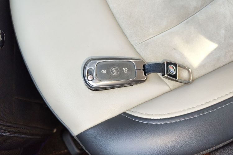 别克 威朗 2018款 三厢 15S 手动领先型中控内饰11