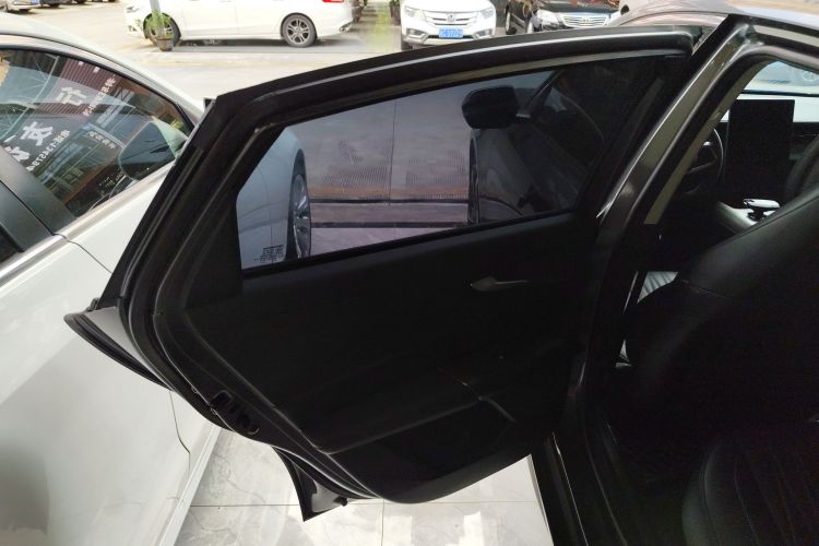 长安 逸达 2023款 蓝鲸NE 1.5T GDI DCT旗舰型中控内饰7008