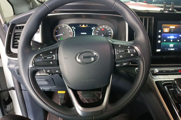 广汽传祺 传祺M8 2023款 领秀系列 390T 豪华版中控内饰13