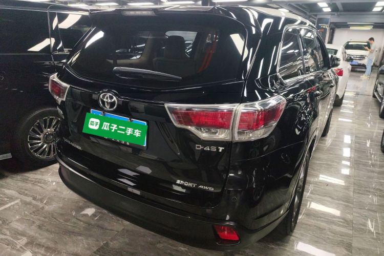 丰田 汉兰达 2017款 2.0T 四驱豪华版 7座车身外观6