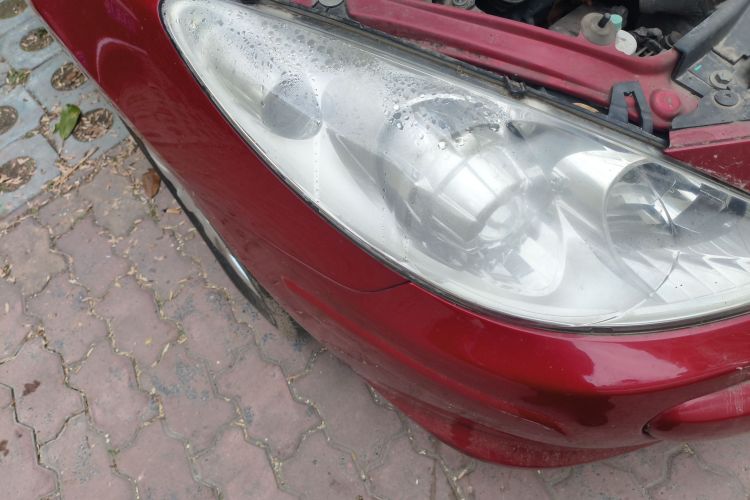 标致307 2013款 两厢 1.6L 手动舒适版车身外观8