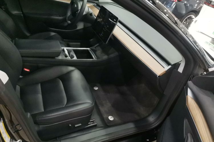 特斯拉 Model 3 2022款 后轮驱动版局部细节41