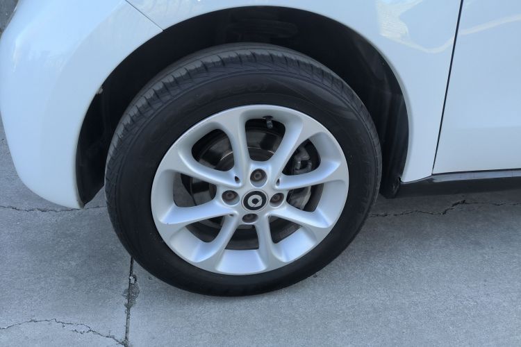 smart forfour 2018款 1.0L 52千瓦灵动版车身外观6007