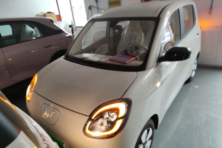 五菱汽车 宏光MINIEV 2025款 四门版 进阶款车身外观2