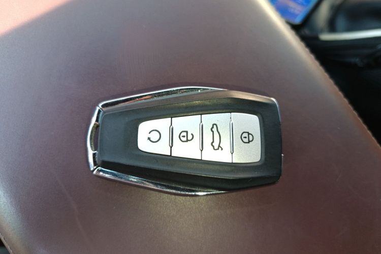 吉利汽车 星越L 2021款 2.0TD DCT EVO两驱智尊型中控内饰7001