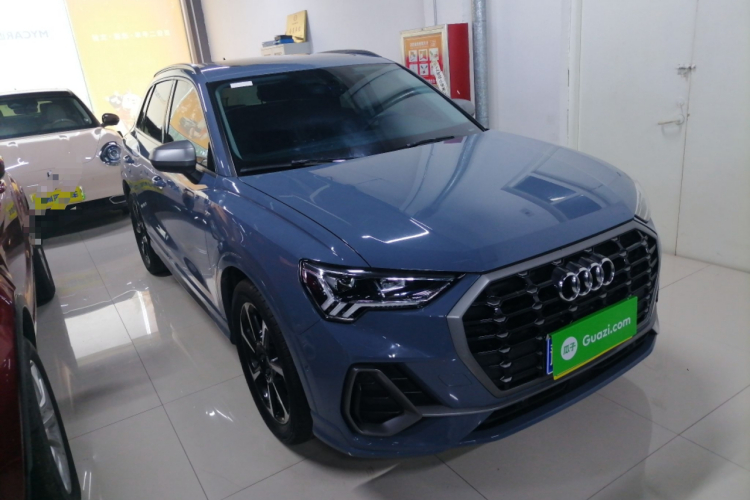 奥迪Q3 2022款 40 TFSI RS套件燃速型车身外观6002