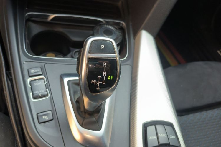 宝马3系 2018款 320i M运动套装中控内饰18