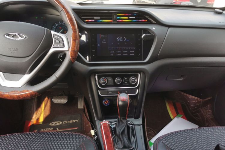 奇瑞 瑞虎3 2016款 1.6L CVT智尚版中控内饰16