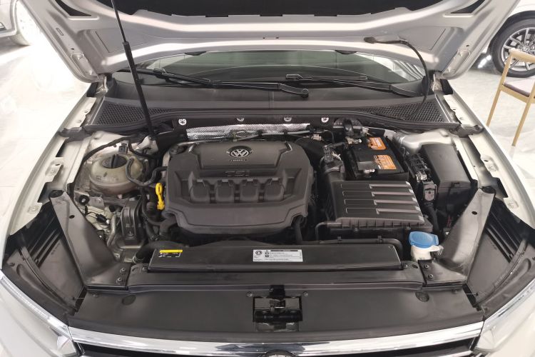 大众 迈腾 2019款 330TSI DSG 豪华型 国V机舱底盘24