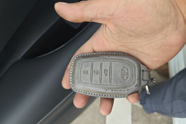 丰田 亚洲狮 2022款 2.0L 先锋版中控内饰7001