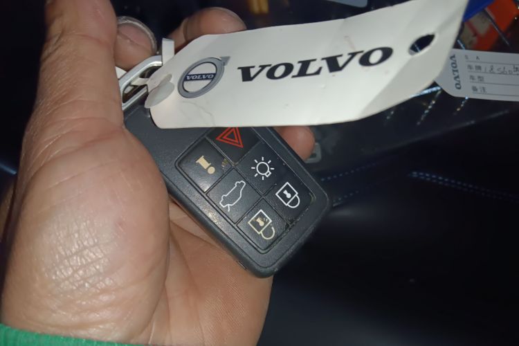 沃尔沃V60 2017款 2.0T Polestar中控内饰7001