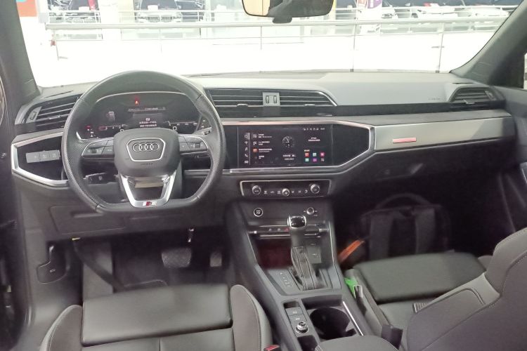 奥迪Q3 Sportback 2023款 改款 40 TFSI 时尚型中控内饰12