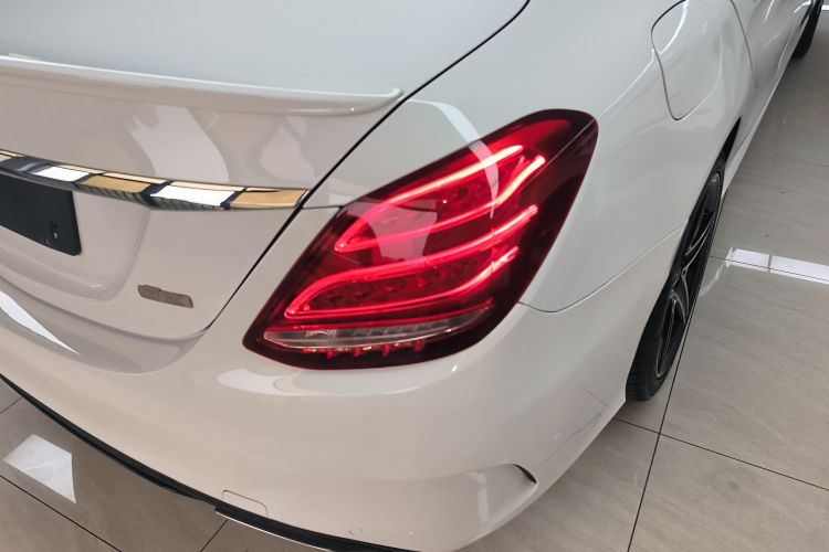 奔驰C级 2018款 C 200 成就特别版车身外观9