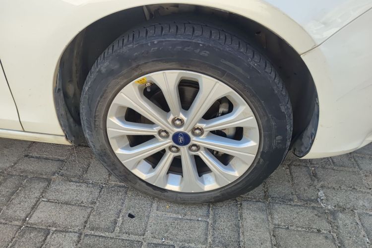 福特 福睿斯 2017款 幸福版 1.5L 自动时尚型车身外观10