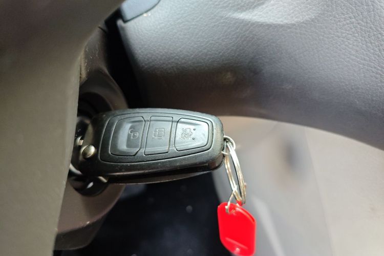 福特 福克斯 2012款 三厢 1.6L 自动舒适型中控内饰11