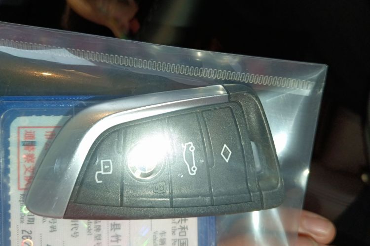 宝马3系 2022款 325Li M运动套装中控内饰11