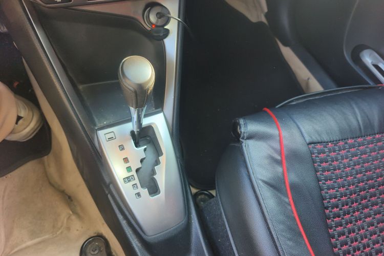 丰田 YARiS L 致炫 2015款 1.5G 自动橙色限量版中控内饰18