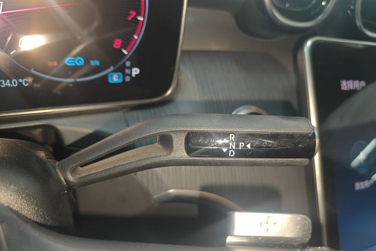 奔驰C级 2022款 C 200 L 运动版局部细节18