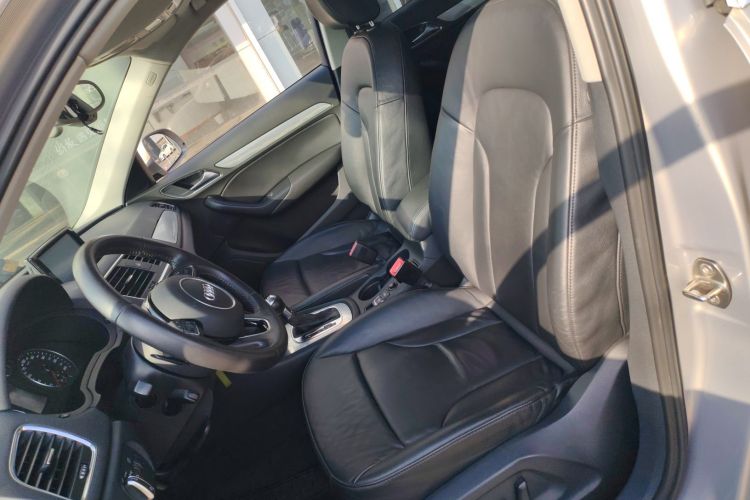 奥迪Q3 2013款 35 TFSI quattro 技术型中控内饰19
