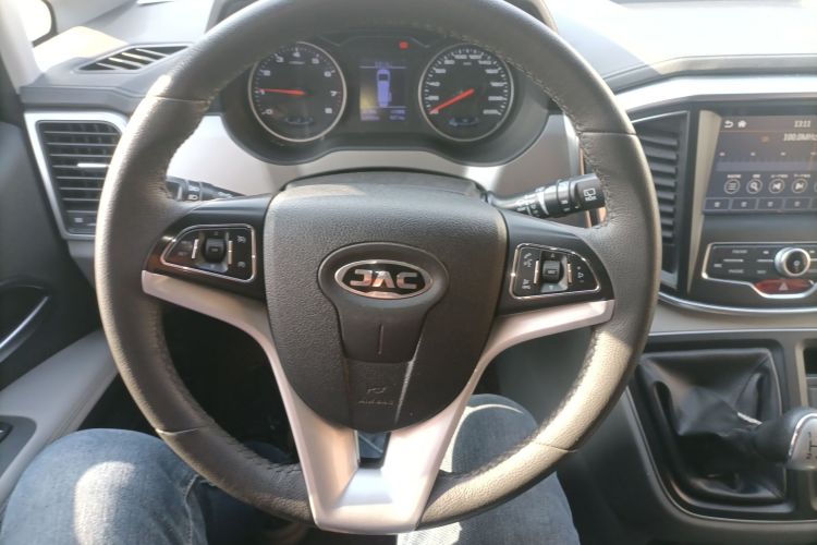 江淮瑞风 瑞风M4 2019款 商旅系列 2.0L 手动商务型 国VI局部细节13