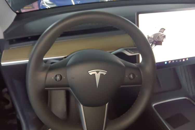 特斯拉 Model Y 2022款 改款 后轮驱动版中控内饰13