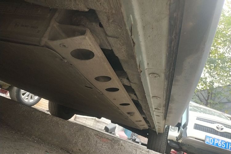 上汽大通MAXUS 大家7 2024款 605km 森林加长续航版局部细节9002