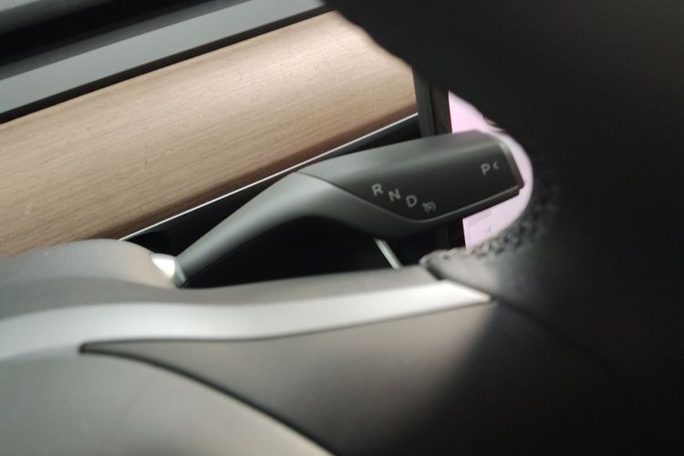 特斯拉 Model 3 2020款 长续航后轮驱动版中控内饰18