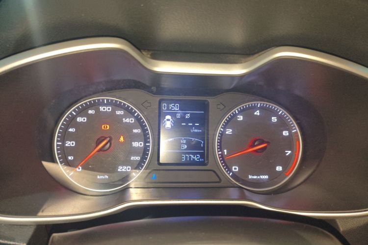 名爵ZS 2017款 1.5L 手动精英版中控内饰14