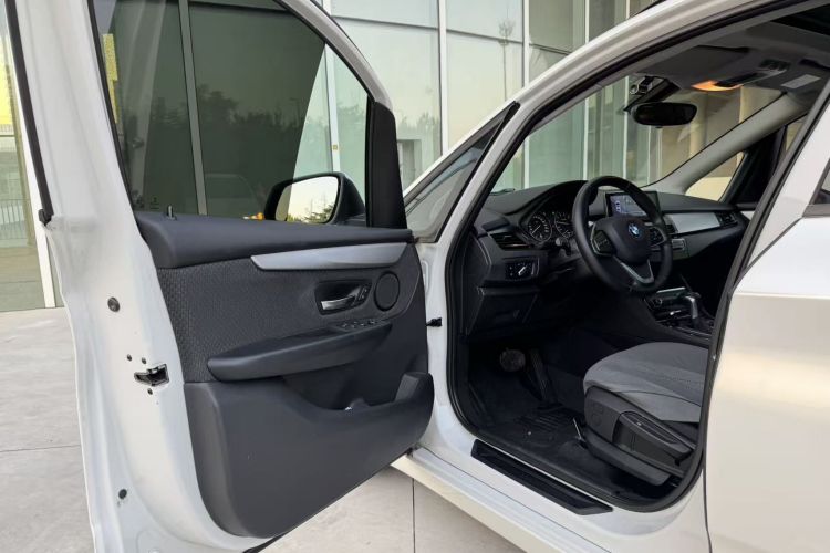 宝马2系旅行车 2016款 218i 时尚型中控内饰20