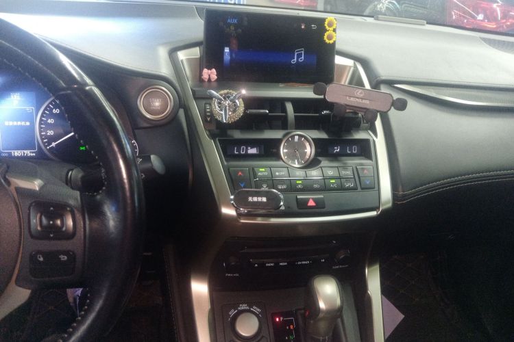 雷克萨斯NX 2015款 200 前驱 锋行版中控内饰16