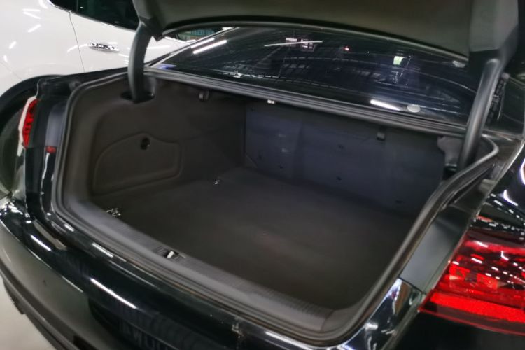 奥迪A6L 2018款 30周年年型 35 TFSI 时尚型局部细节23