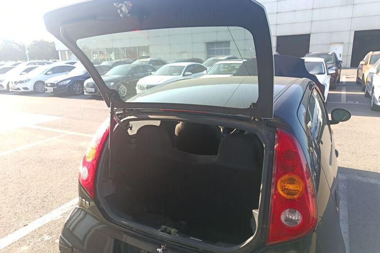 比亚迪F0 2012款 1.0L 悦酷型机舱底盘23