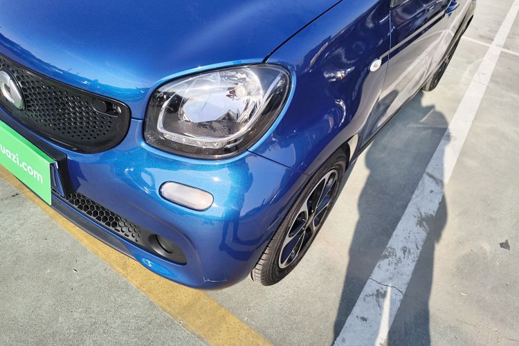 smart forfour 2016款 1.0L 52千瓦激情版局部细节36