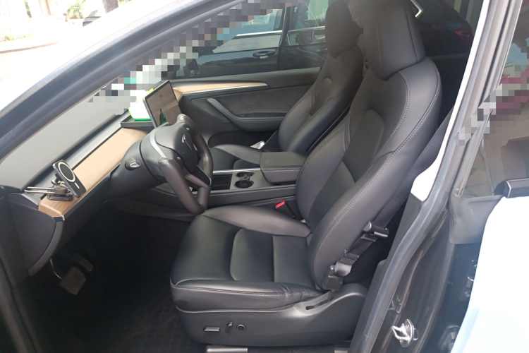 特斯拉 Model Y 2022款 后轮驱动版中控内饰19