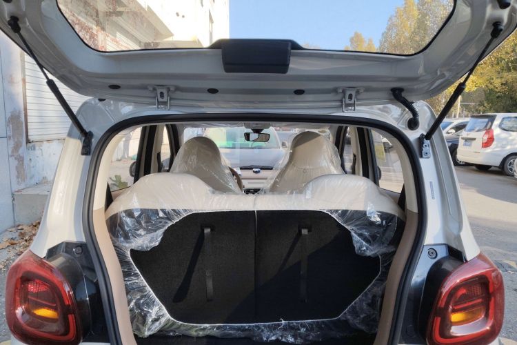 五菱汽车 宏光MINIEV 2025款 四门版 进阶款机舱底盘23