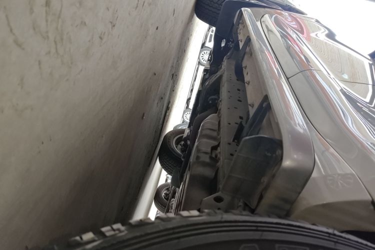 丰田 普拉多 2018款 3.5L 自动TX-L局部细节9002