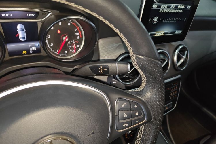 奔驰CLA 2016款 改款 CLA 200 时尚型中控内饰18